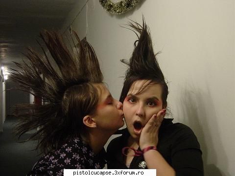 poze - lol. am mers intr`o tabara si ne-am facut de cap - Discutii generale